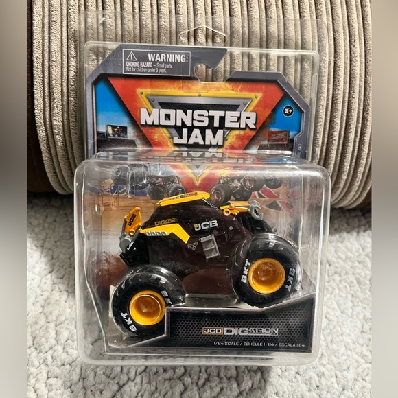 Monster Jam JCB Digatron - Picture 6 of 6